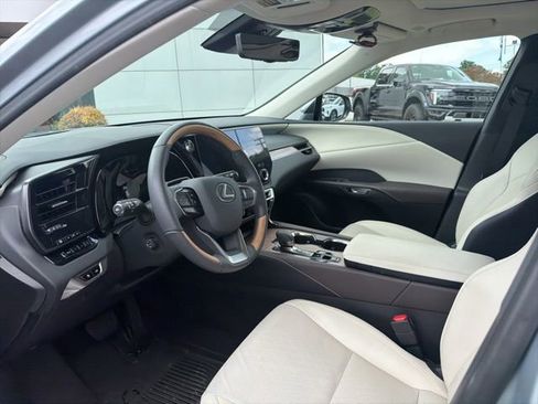 Used 2025 Lexus RX 350 w/ Convenience Package AWD/4WD image 4