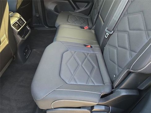Used 2024 Volkswagen Atlas Cross Sport SE FWD image 11