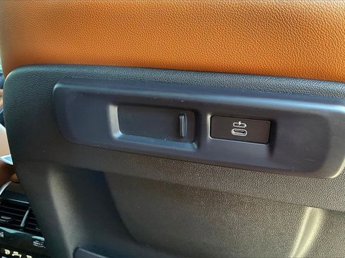 Used 2022 BMW X5 xDrive40i w/ Premium Package image 32