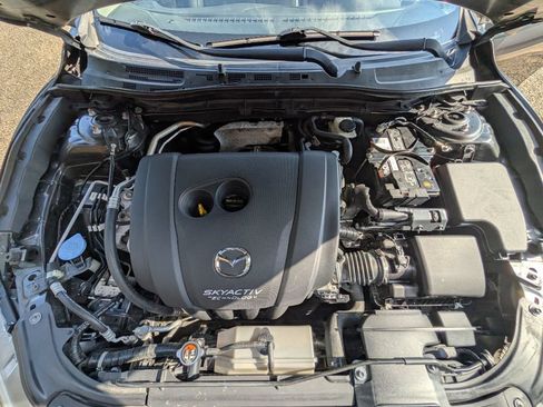 Used 2018 MAZDA MAZDA3 Touring FWD image 18