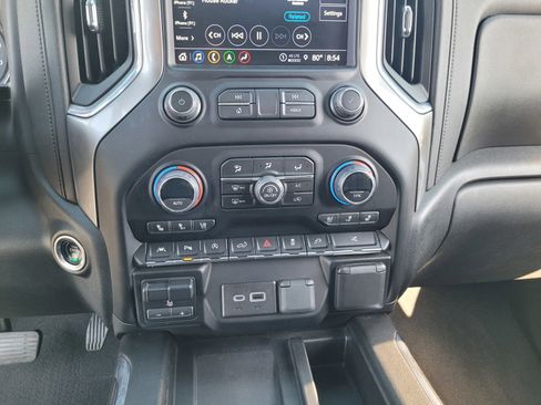 Used 2022 Chevrolet Silverado 1500 LTZ w/ LTZ Premium Package RWD image 18