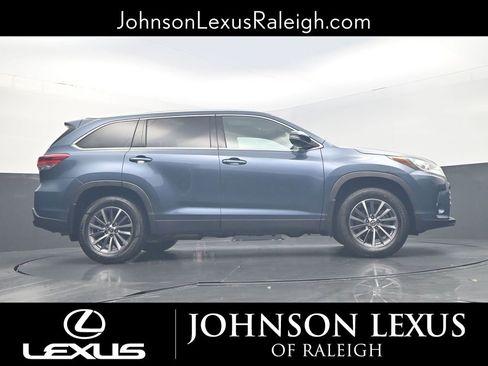 Used 2019 Toyota Highlander XLE image 20