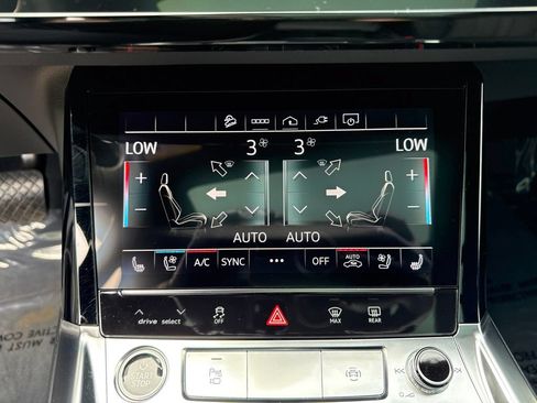 Used 2023 Audi e-tron Premium Plus w/ Premium Plus Package AWD/4WD image 18