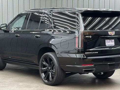 Used 2026 Cadillac Escalade Platinum Sport AWD/4WD image 3