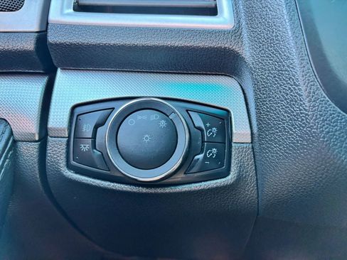 Used 2014 Ford Explorer XLT w/ Equipment Group 202A image 28