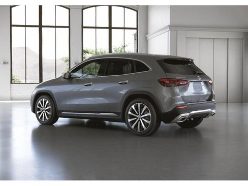 Used 2023 Mercedes-Benz GLA 250 4MATIC image 31
