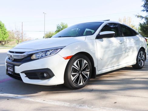 Used 2018 Honda Civic EX-T image 3