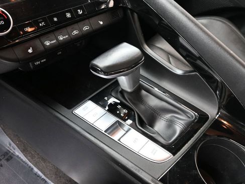 Certified 2021 Hyundai Elantra Limited image 28