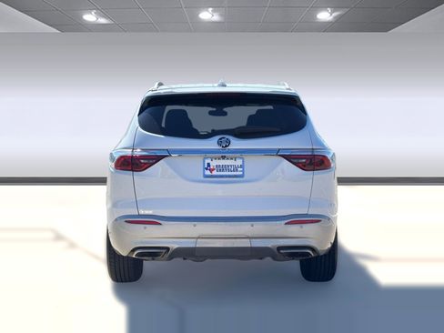 Used 2022 Buick Enclave Essence image 10