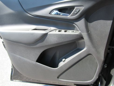 Used 2022 Chevrolet Equinox LT FWD image 21