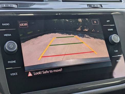 Certified 2023 Volkswagen Tiguan SE FWD image 28