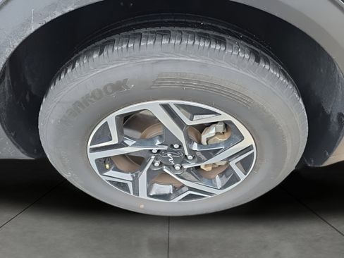 Used 2025 Kia Sportage LX image 10