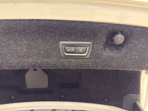 Used 2025 BMW 430i Coupe w/ M Sport Package image 39