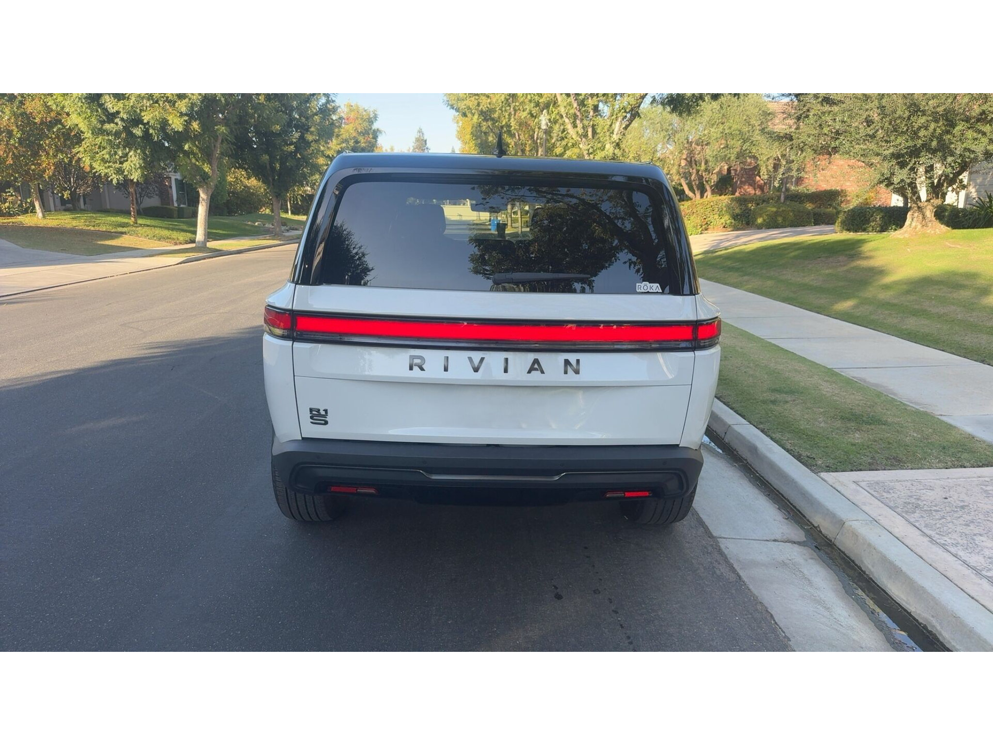 Used 2025 Rivian R1S Adventure Dual AWD/4WD image 4