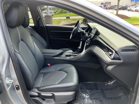 Used 2022 Toyota Camry SE w/ Carpet Mat Package (TMS) FWD image 33