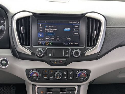 Used 2024 GMC Terrain SLT w/ Infotainment Package II FWD image 18