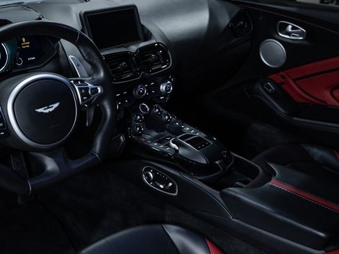 Used 2019 Aston Martin V8 Vantage Coupe RWD image 45