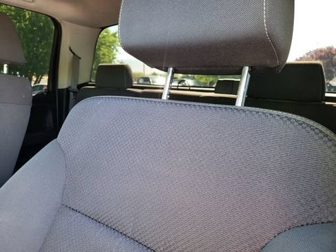Used 2018 Chevrolet Silverado 1500 LT AWD/4WD image 16