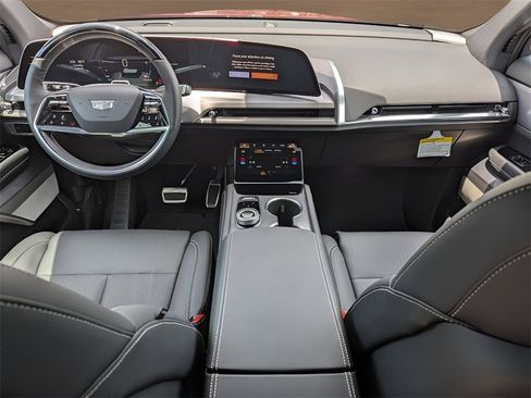 New 2026 Cadillac Vistiq Sport image 17