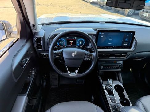 Used 2025 Ford Bronco Sport Badlands image 6