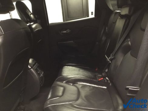 Used 2020 Jeep Cherokee Limited AWD/4WD image 31