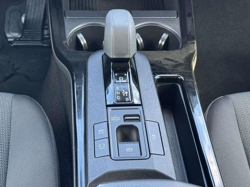 Used 2024 Toyota Prius LE image 6