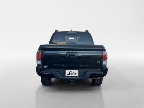 Used 2022 Toyota Tacoma TRD Sport image 5