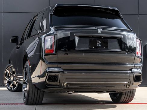 Used 2026 Rolls-Royce Cullinan Black Badge AWD/4WD image 9