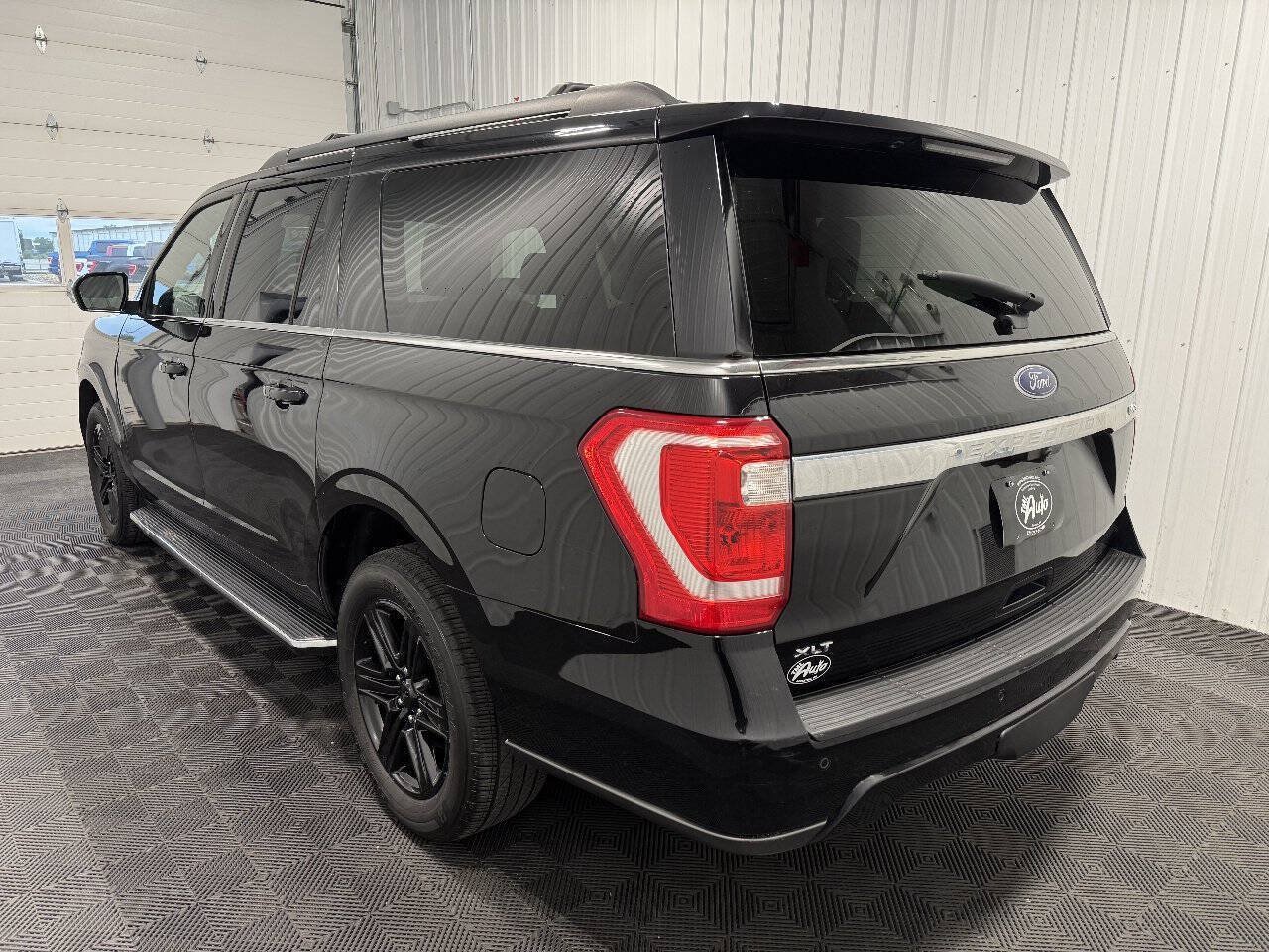 Used 2020 Ford Expedition Max XLT w/ Equipment Group 202A AWD/4WD image 4