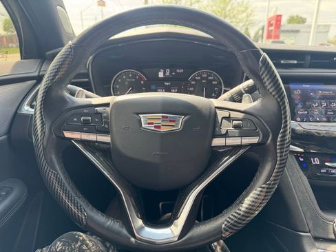 Used 2020 Cadillac XT6 Sport image 13