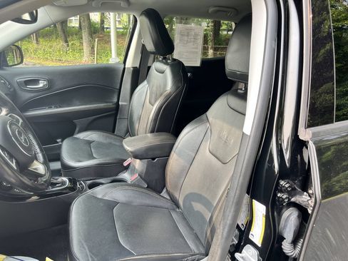 Used 2019 Jeep Compass Limited AWD/4WD image 14