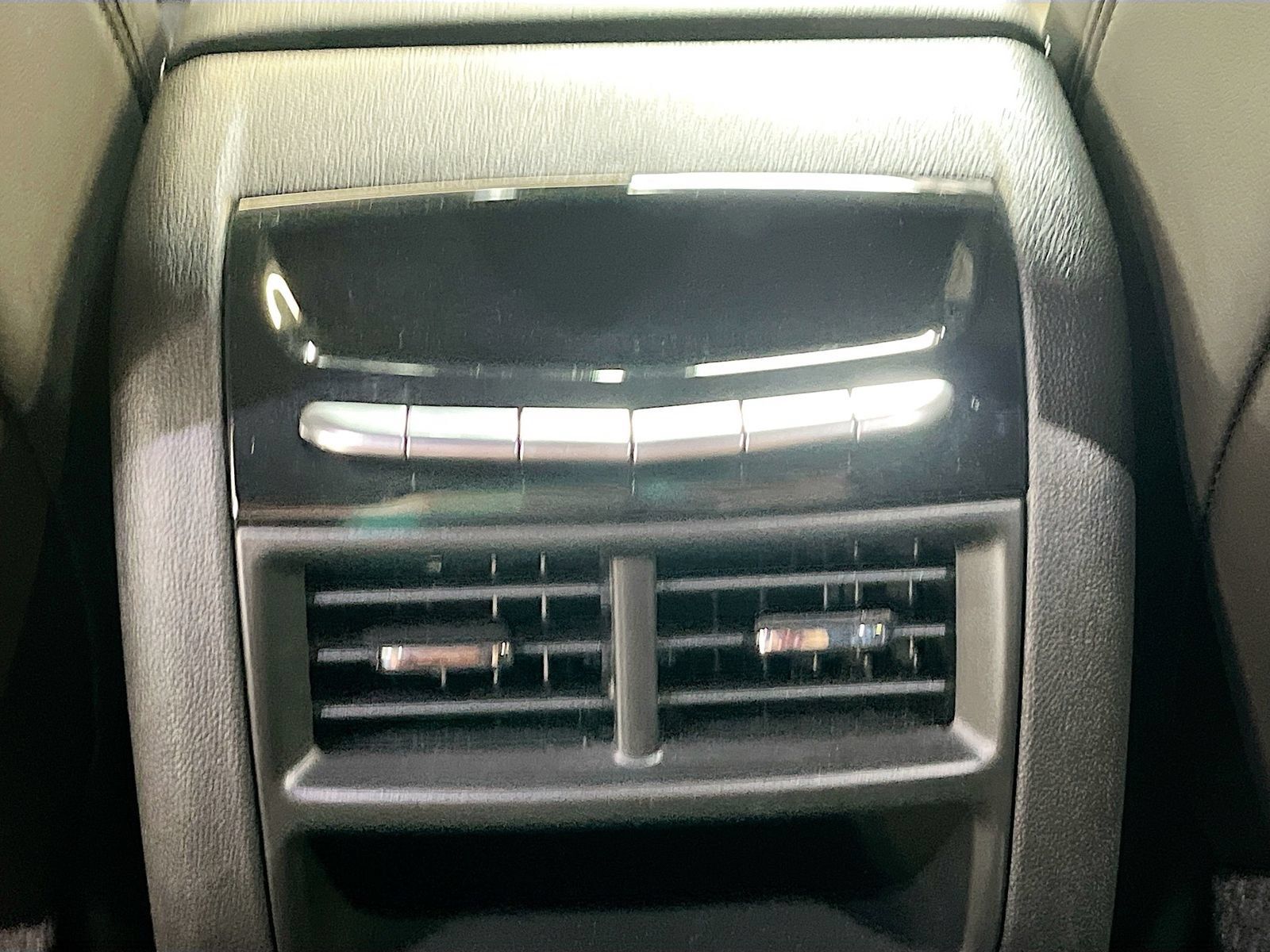Used 2025 Cadillac XT5 Premium Luxury w/ Technology Package AWD/4WD image 27