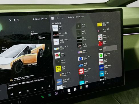 Used 2024 Tesla Cybertruck AWD Crew Cab image 14