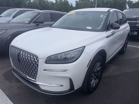 Used 2023 Lincoln Corsair FWD image 2