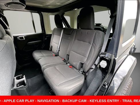 Used 2022 Jeep Wrangler Unlimited Sahara w/ LED Lighting Group AWD/4WD image 21