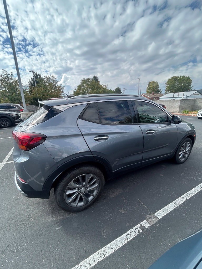 Used 2021 Buick Encore GX Essence w/ Experience Buick Package FWD image 12