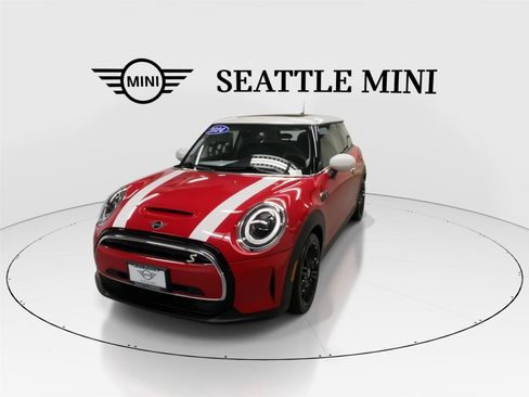 Certified 2024 MINI Cooper SE w/ Signature Upholstery Package image 2