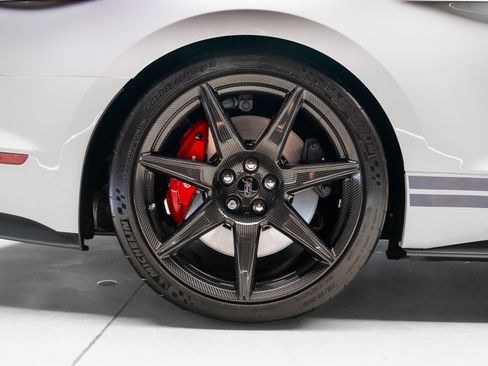 Used 2021 Ford Mustang Shelby GT500 w/ Carbon Fiber Track Pack RWD image 33