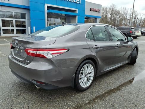 Used 2020 Toyota Camry XLE w/ Navigation Package image 4