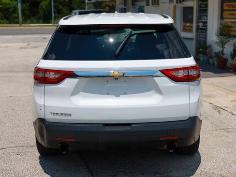 Used 2021 Chevrolet Traverse LS FWD image 8