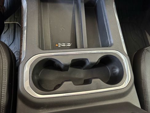 Used 2019 GMC Sierra 1500 Denali AWD/4WD image 23
