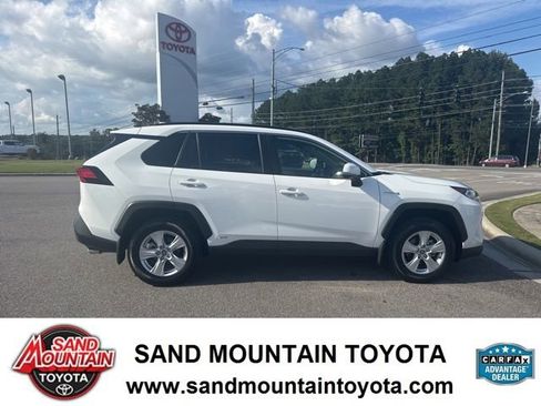 Used 2021 Toyota RAV4 XLE image 2