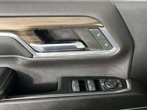 Used 2024 Chevrolet Silverado 2500 LT image 19