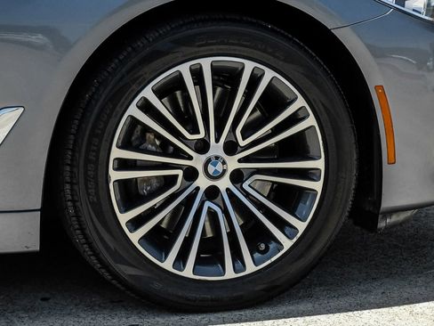 Used 2019 BMW 530i RWD image 56