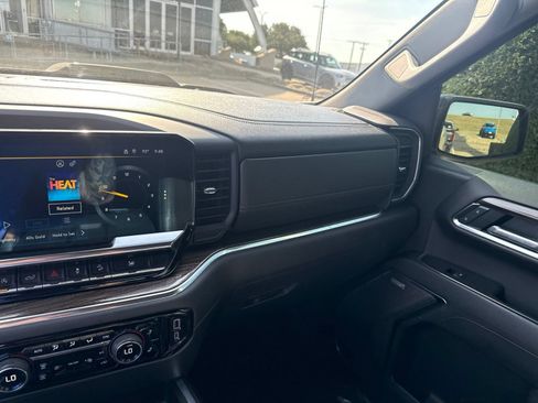 Used 2022 Chevrolet Silverado 1500 LT Trail Boss w/ LT Trail Boss Premium Package AWD/4WD image 26