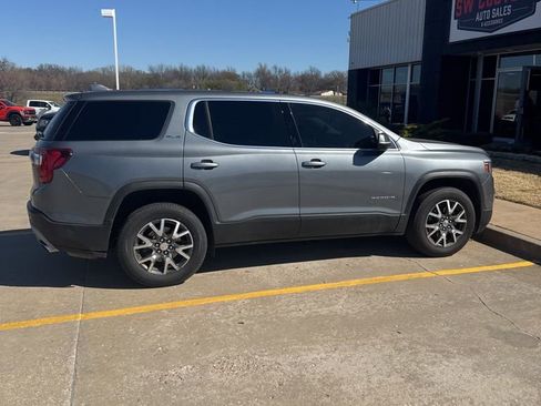 Used 2022 GMC Acadia SLE image 4