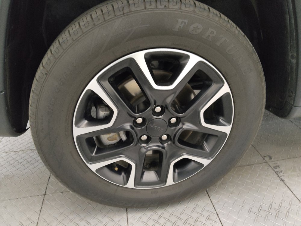 Used 2021 Jeep Compass Trailhawk AWD/4WD image 31