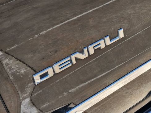 Used 2017 GMC Sierra 1500 Denali w/ Denali Ultimate Package AWD/4WD image 12