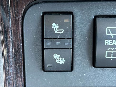 Used 2017 Chevrolet Traverse LT w/ Style and Technology Package FWD image 21