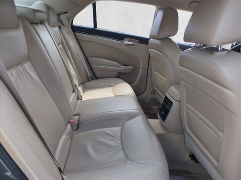 Used 2011 Chrysler 300 Limited image 18